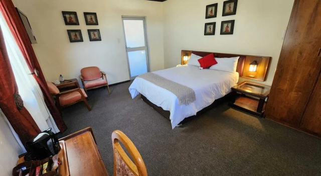 Четырёхместный семейный номер Standard Royal Hotel Ladysmith