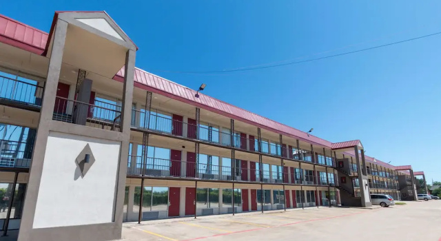 Budget Lodge of Irving, Забронировать Отель Отели Dallas - Fort Worth Metropolitan Area с парковкой, Парковка