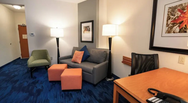 Двухместная студия Fairfield Inn & Suites by Marriott Kearney