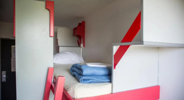 Кровать в общем номере (женский номер) Auberge de Jeunesse HI Paris Le dArtagnan