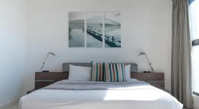 Room 122 @ The Nicol Hotel