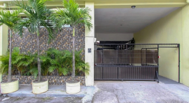 Pondok Guesthouse RedPartner, Book Hotel Yogyakarta Province Hotels with a Parking, Parking