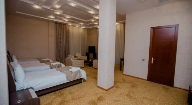 Трёхместный номер Comfort с балконом Отель Travel
