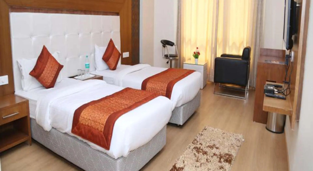 mizu hotel, Забронировать Отель Отели Гургаон с парковкой, рядом с Motorola Solutions India, Парковка
