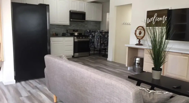 Brand New 2BD House Valley Village, Забронировать Отель Отели Большого Лос-Анджелеса с парковкой, Парковка