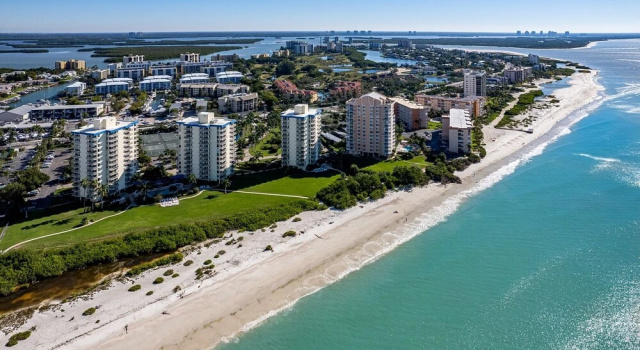 Estero Beach And Tennis Ph5 Building C 1 Bedroom Condo by RedAwning, Забронировать Апартаменты/квартира Отели Fort Myers Area с бассейном, Бассейн