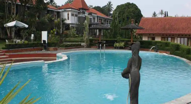 Pondok Remaja Pgi, Rezervați Hotel Hoteluri în Cisarua cu parcare, Parcare