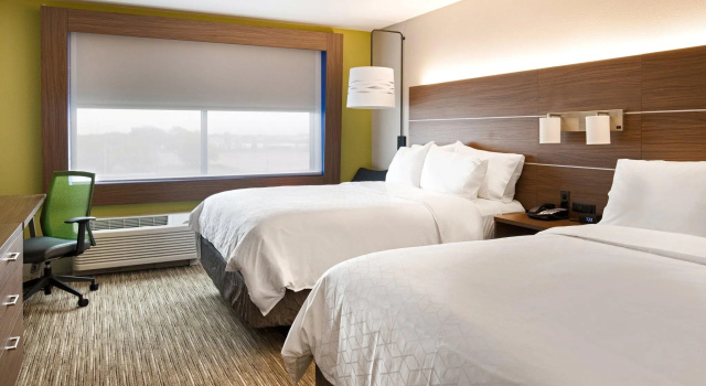 Четырёхместный номер Standard Holiday Inn Express & Suites Racine by IHG