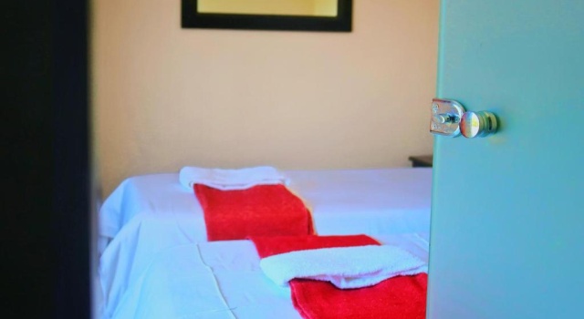 Seas of Ships Guest House, Забронировать Гостевой дом Блафф Дурбан