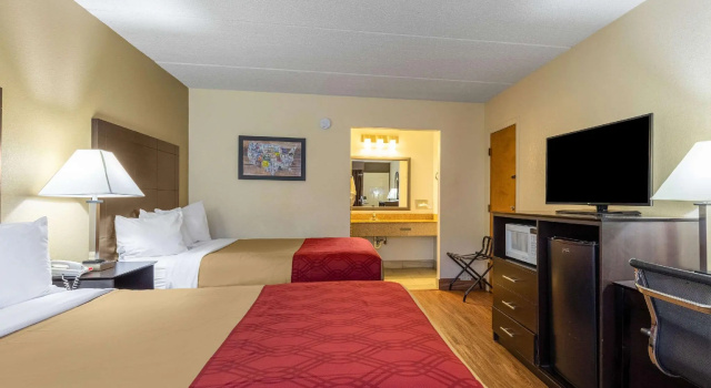 Четырёхместный номер Standard Quality Inn Asheville Airport