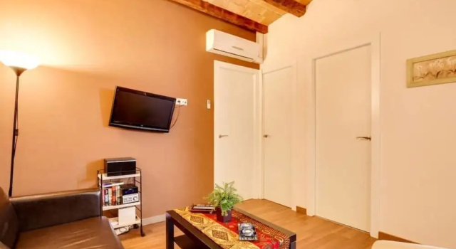 Modern 2 Bed Flat in Trendy Poble Sec, Забронировать Апартаменты/квартира Барселона Провинция Барселона, рядом с Музей современного искусства Барселоны
