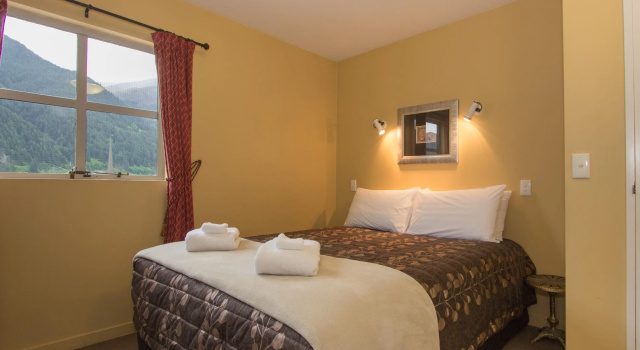 Caples Court Motel & Apartments, Забронировать Апартаменты/квартира Отели Отаго с парковкой, Парковка