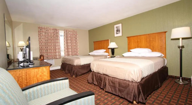 Четырёхместный номер Standard Budget Inn Cicero