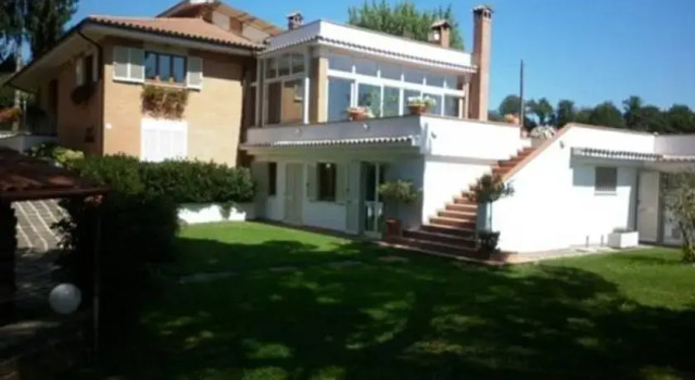 B&B Gaia, Забронировать Отель «постель и завтрак» Отели в центре Вальмонтоне, в центре