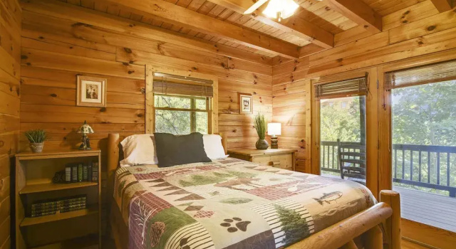 Mountain Serenity 2 Bedroom Cabin by RedAwning, Забронировать Дом для отпуска Отели Great Smoky Mountains National Park с парковкой, Парковка