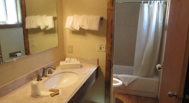 Четырёхместный номер Standard Al's Westward Ho Motel