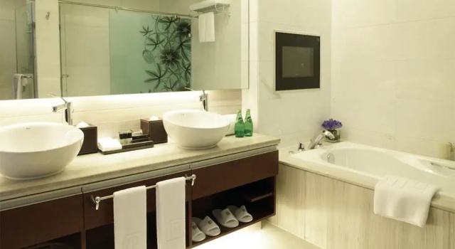 Номер Deluxe Regal Jinfeng Hotel