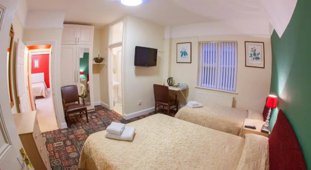 Семейный номер Standard Gatwick Turret Guest House