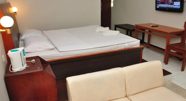 Hotel Minahasa, Rezerwuj Hotel Hotele w Sulawesi z Basenem, Basen