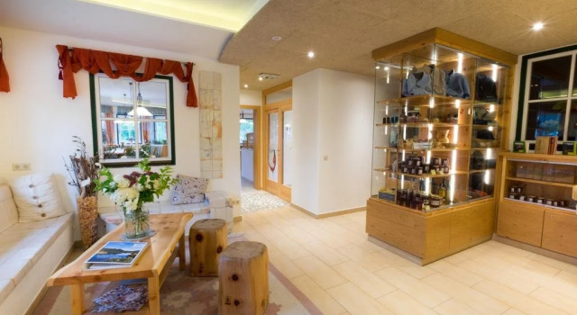 Die Nockalm, Забронировать Отель Туррахер-Хёэ Nockberge, рядом с Горнолыжный курорт Туррахер Хёэ