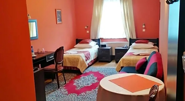 Hotel Napoleon, Забронировать Отель Серадз Лодзинское воеводство