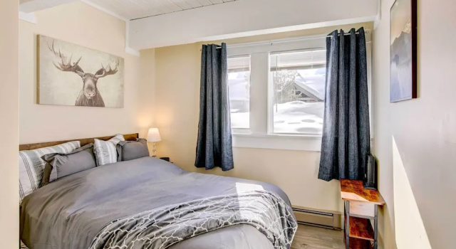 Cozy Condo Near Golf, 7 Mi to Big Sky Resort!, Забронировать Отель Отели штата Монтана с парковкой, Парковка