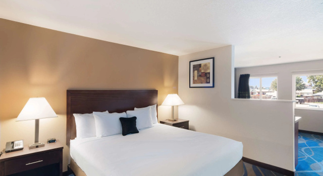 Полулюкс Quality Inn & Suites Kennewick Tri-Cities