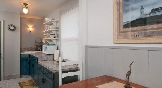 Breeze 1 Br cottage by RedAwning