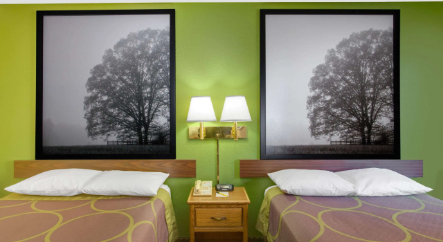 Super 8 by Wyndham Radford VA, Đặt Khách sạn mini Haven Heights 