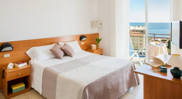 Двухместный номер Standard с балконом и с видом на море Hotel Europa