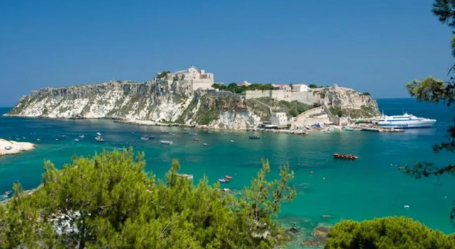 Levante Hotel, Đặt Khách sạn San Domino Isole Tremiti