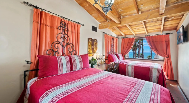 Oceanfront Hacienda, Забронировать Отель Сан-Клементе Beach Cities Orange County, рядом с Bamboo and Beyond