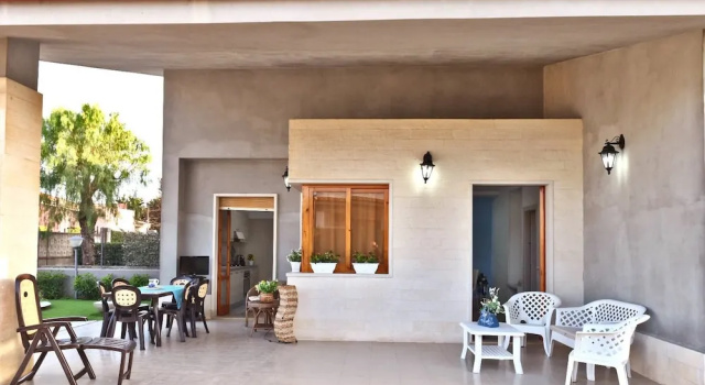 Villa Linda by the sea in South Sicily