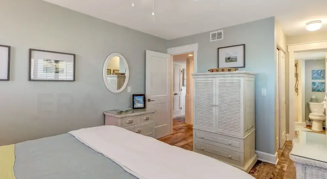 Номер Standard Gorgeous Oceanfront Views Condo with On Site Pool and Fully Covered Parking by RedAwning