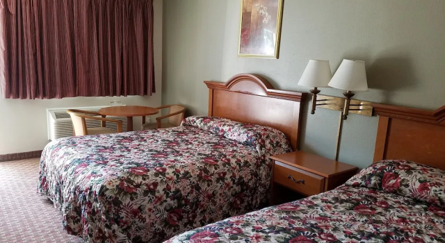 Четырёхместный номер Standard Star Inn Biloxi