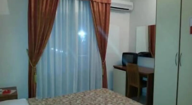 Номер Economy с балконом Hotel Happy Days