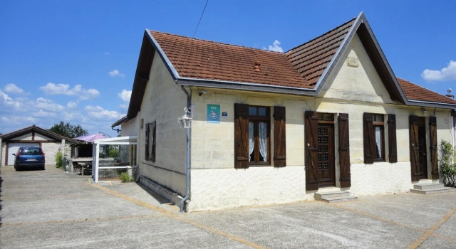 House With one Bedroom in Carbon-blanc, With Wonderful City View, Encl, Varaa Lomakoti Carbon-Blanc 