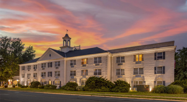 Best Western PLUS Morristown Inn-Florham Park, Rezervovat Hotel Morristown North Jersey