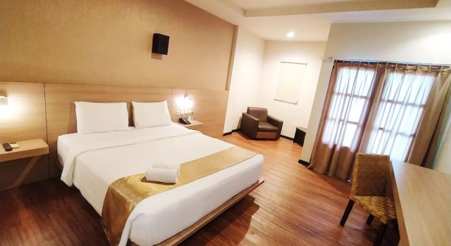 Двухместный номер Deluxe с балконом Kuraya Hotel Residence