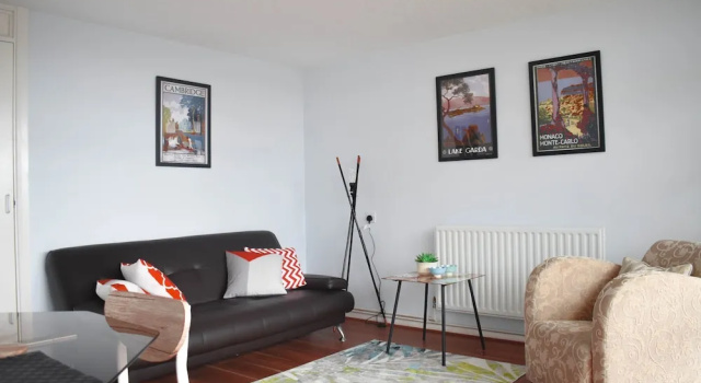 2 Bedroom Flat With Balcony Overlooking the Sea