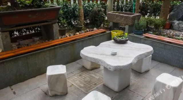 Hangzhou Jushe Chinese Inn (Xihu Jiulisong), Забронировать Отель Отели Сиху с парковкой, Парковка