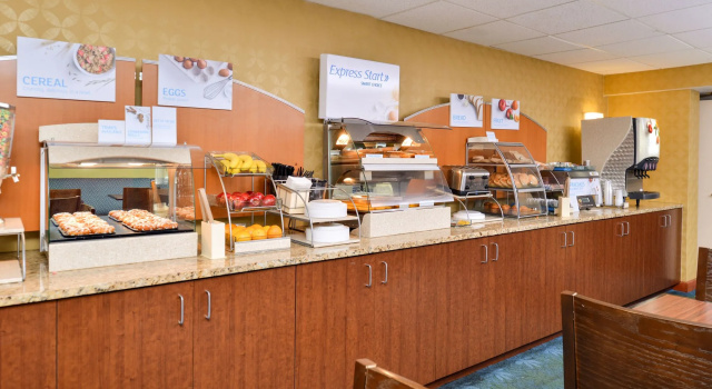 Holiday Inn Express Hunt Valley by IHG, Buchen Sie Hotel Hunt Valley Maryland