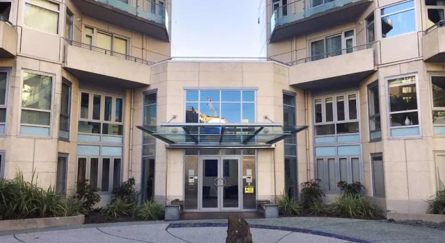 Central Home with Balcony Auckland City, Забронировать Отель Отели региона Окленда с парковкой, Парковка