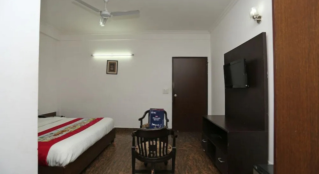 OYO 474 Hotel VM Residency