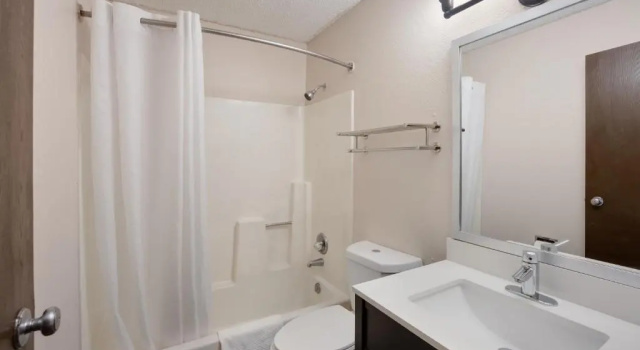 Четырёхместный номер Standard Rodeway Inn