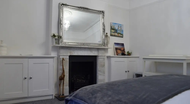 Large 2 Bedroom Garden Flat in Battersea, Забронировать Апартаменты/квартира Апартаменты Большого Лондона, Апартаменты/квартира