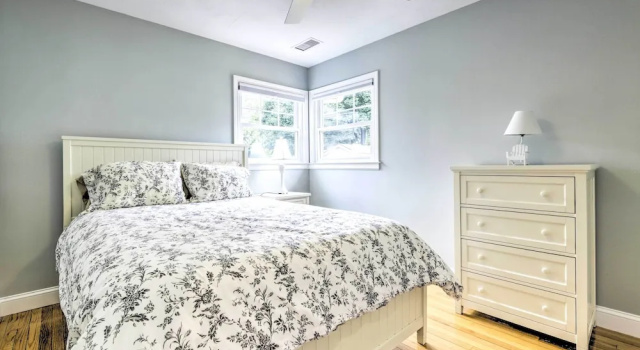 Коттедж с 4 комнатами Charming Old Saybrook Cottage < 1 Mi to Beach
