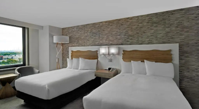 Четырёхместный номер Standard с видом на город Hilton Hasbrouck Heights-Meadowlands