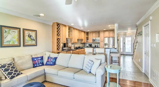 Walk to Beach: Waterfront Condo in Ocean City!, Забронировать Апартаменты/квартира Оушен-Сити Мэриленд, рядом с Advanced Marina