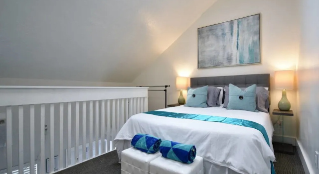 Amazing & Stylish Hobe Loft Cozy Beach Unit 3, Забронировать Отель Голливуд Broward County